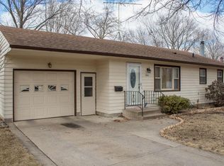 1802 2nd Ave NW, Waverly, IA 50677