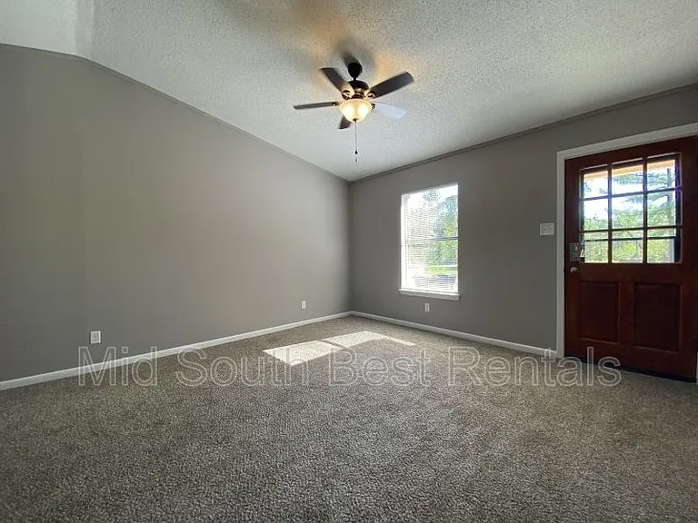 2220 Loop Acres Dr — Photo 7