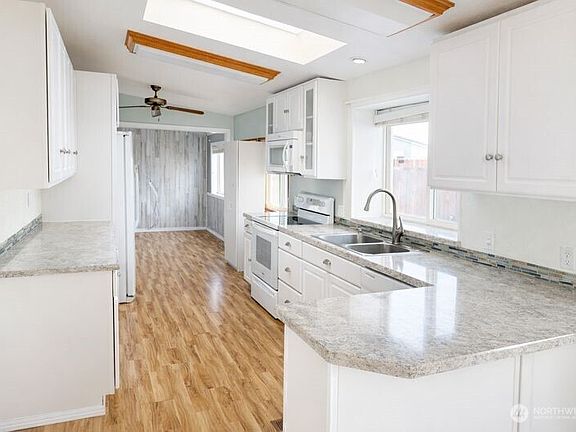 4th image of 309 5th Avenue SE