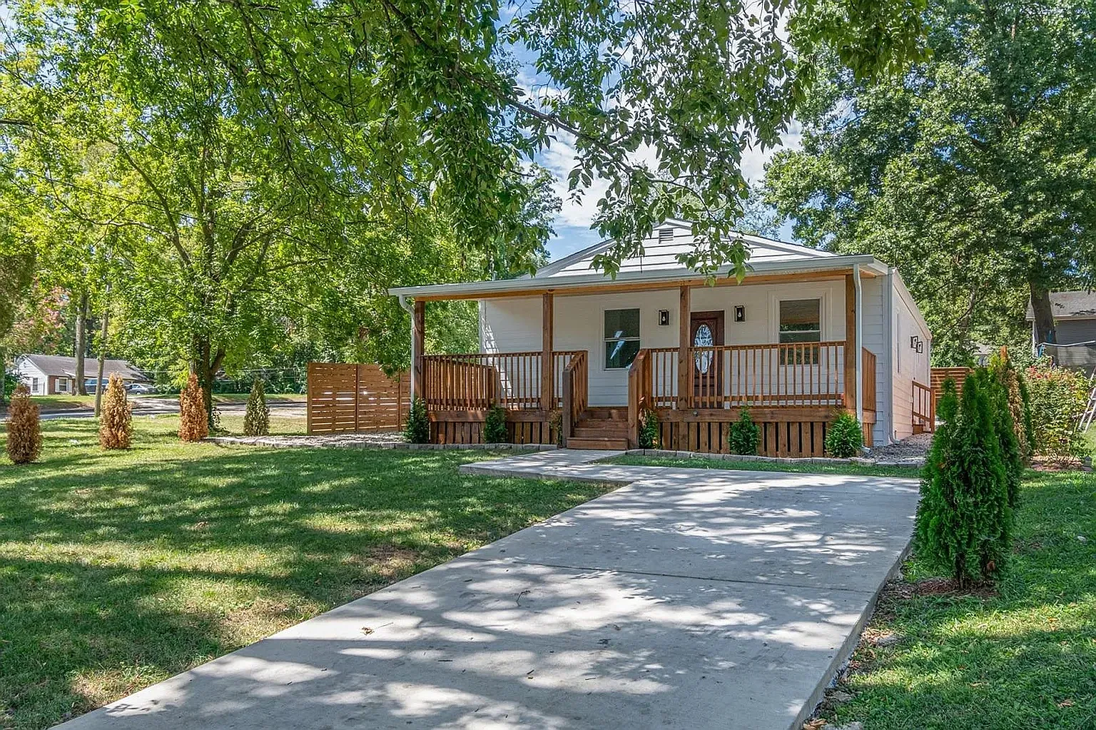 3 bed, 1304 sqft, $2,650 — Photo 1
