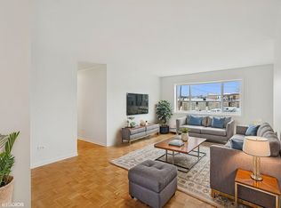 1136 Greenleaf Ave APT 205, Wilmette, IL 60091