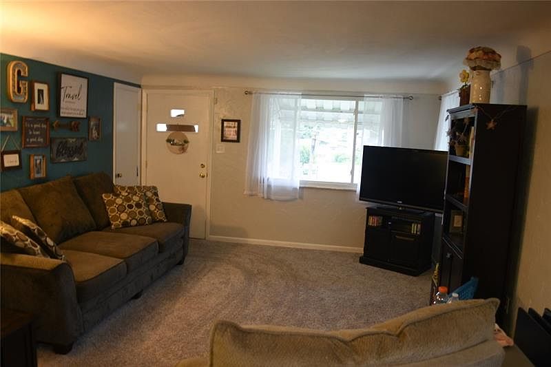 218 Roberts St, West Mifflin, PA 15122 Zillow