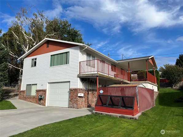 225 SE Valley Drive, College Place, WA 99324