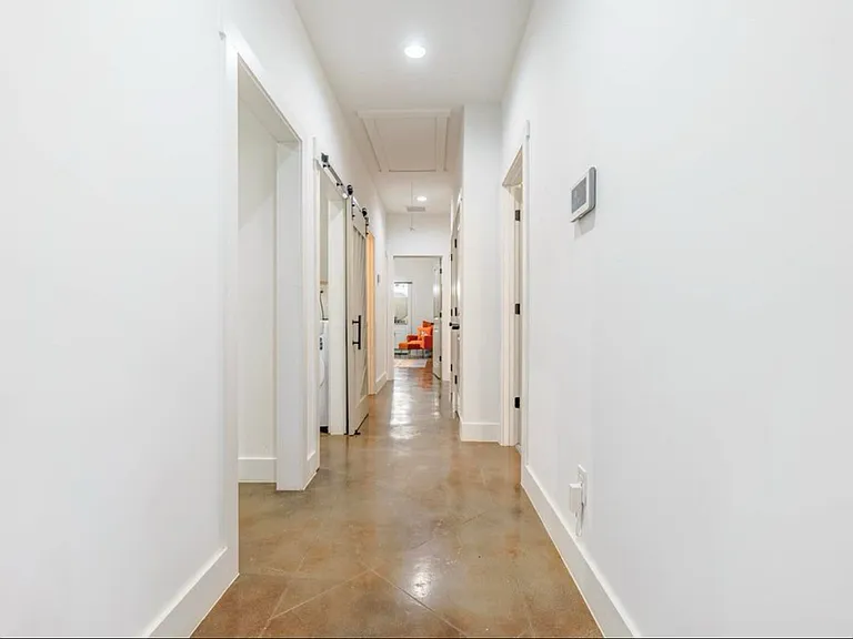 1702 Netherwood Ave — Photo 18
