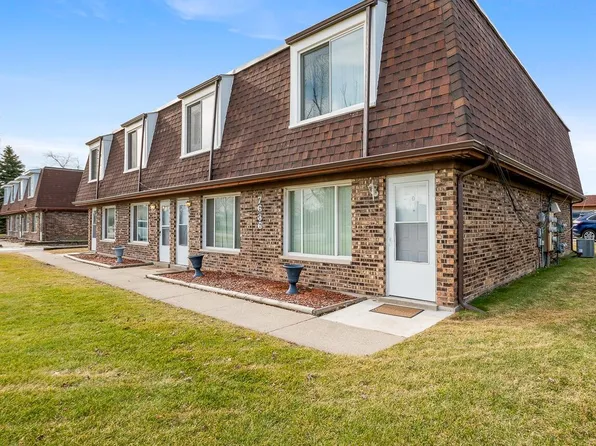 7636 Whitcomb St, Merrillville, IN 46410