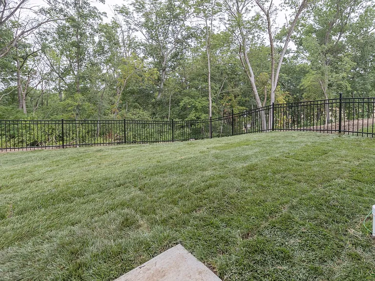 2832 Emery Dr — Photo 34