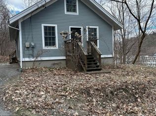 15 Grove St, Springfield, VT 05156