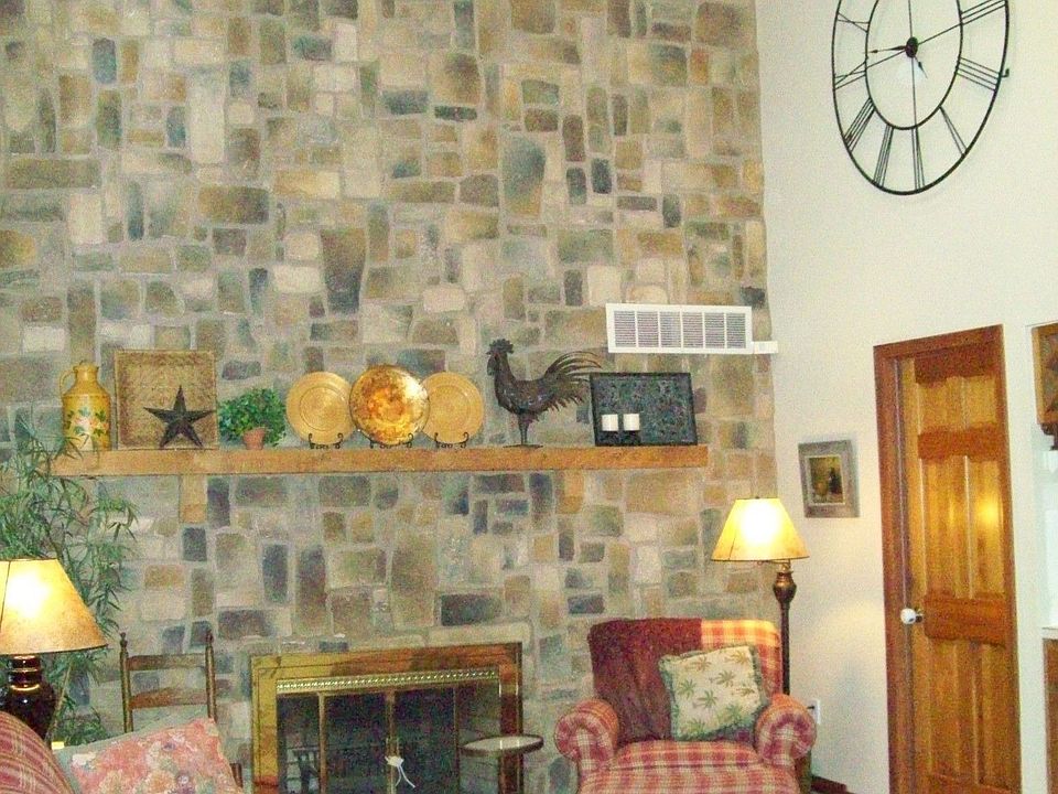2 Story Stone wall in 22x13 FR