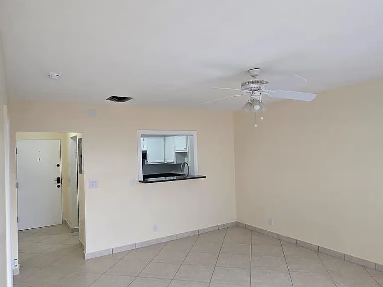 105 S Riverside Dr #402 — Photo 16