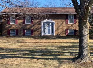 1 Old Farm Ln, Washington, IL 61571