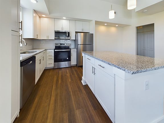 3rd image of 770 Victory Ln #9-204