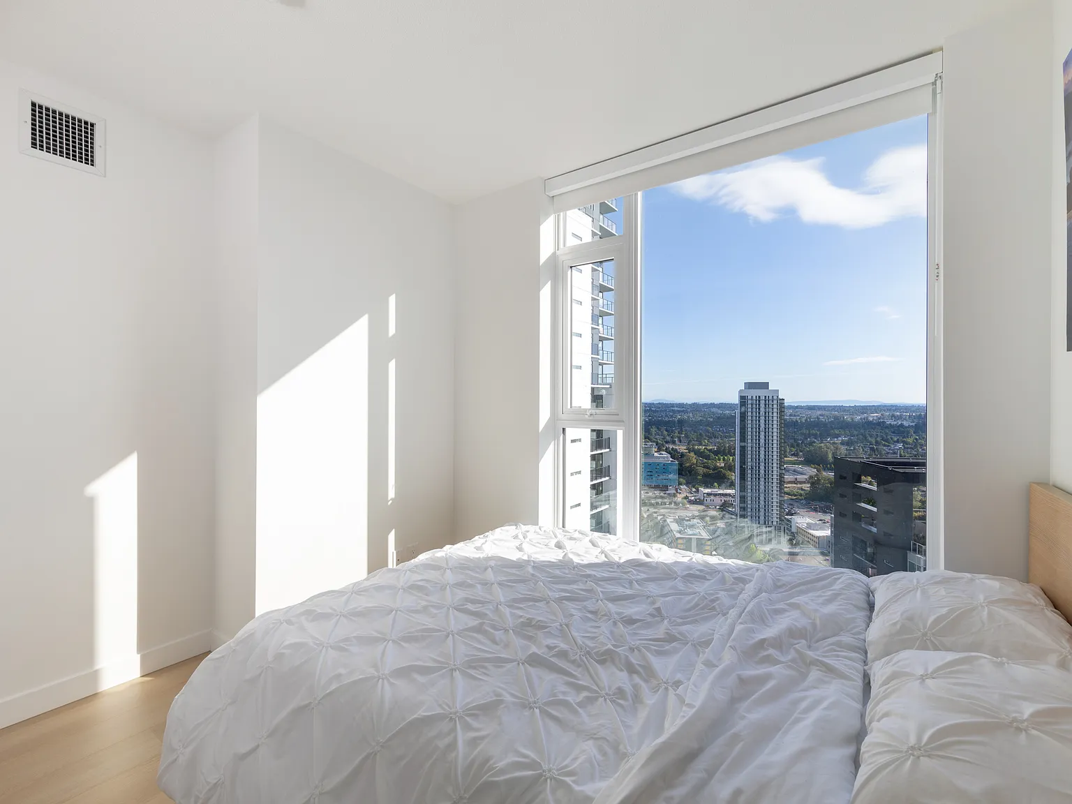 George Jct, Surrey — Photo 3