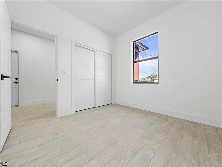 2222 Kenneth Ave S — Photo 6