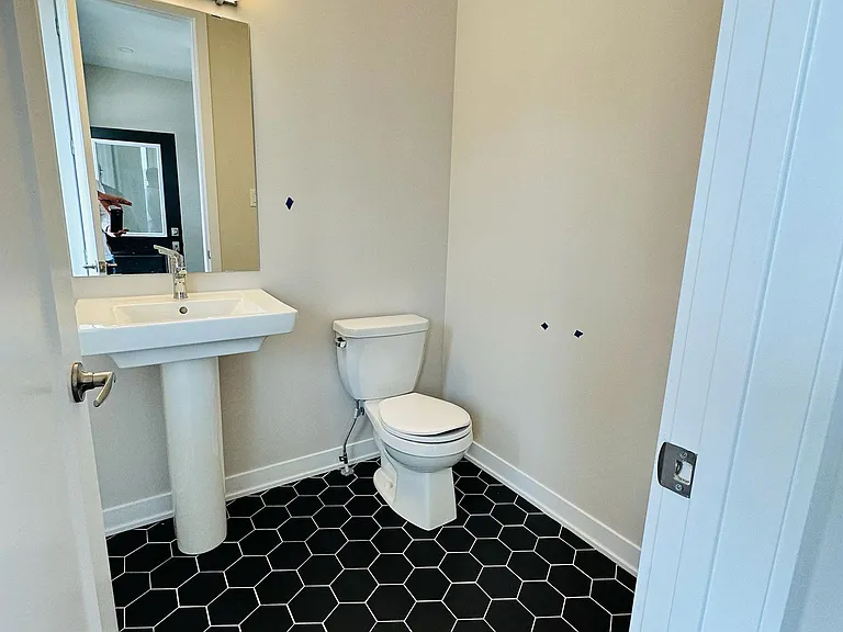 322 Canadensis Ln — Photo 6