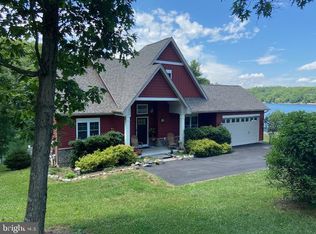 501 Sleigh Dr, Cross Junction, VA 22625