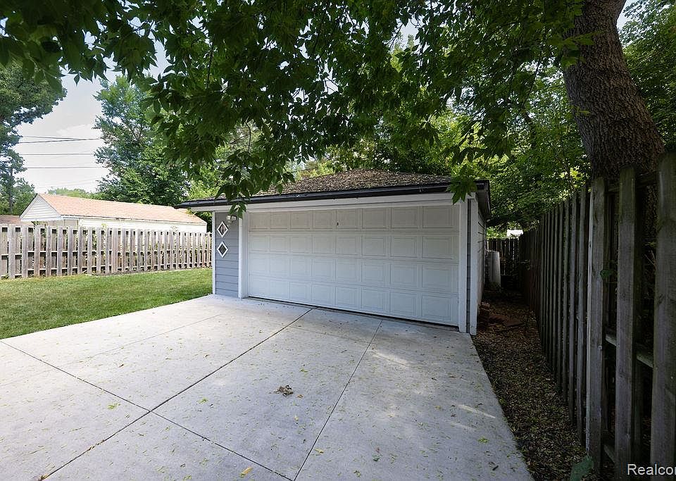 28140 Everett St, photo 19