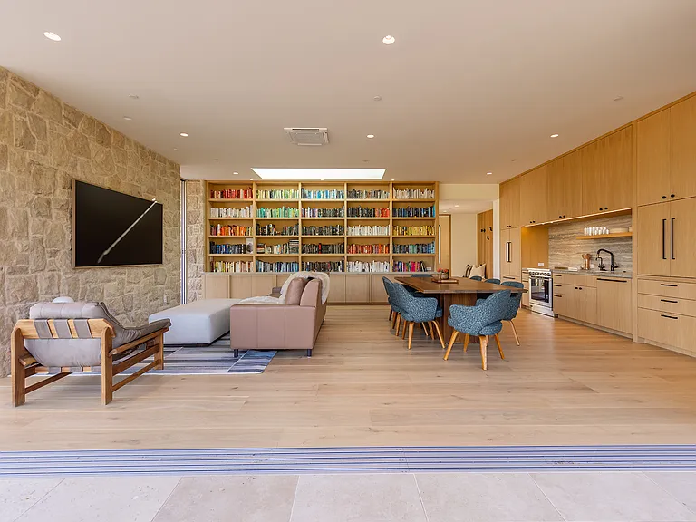2735 Grand Ave — Photo 38