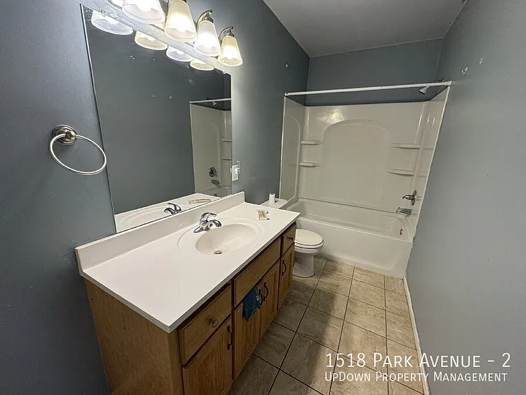 1518 Park Ave #2 — Photo 17