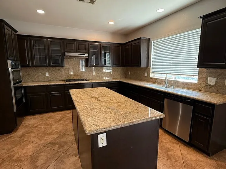 10317 Titanium St — Photo 11