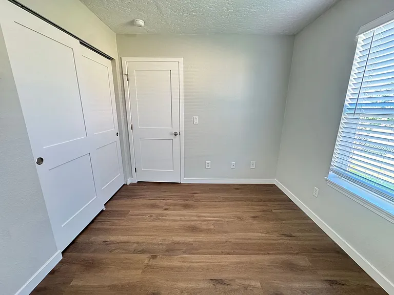 119 N 29th Pl — Photo 16