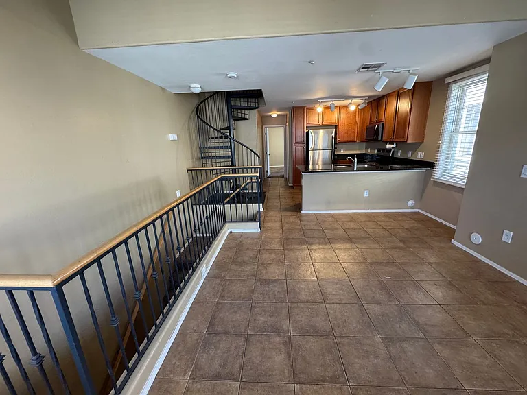 4062 E Windsor Dr — Photo 5