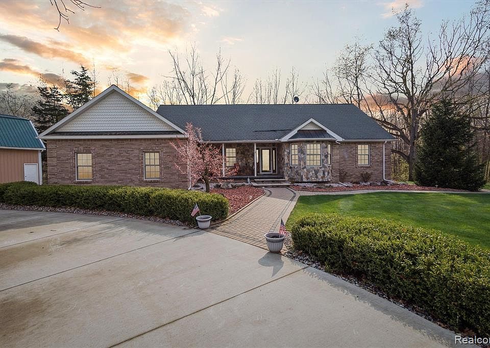 2659 W Coon Lake Rd, Howell, MI 48843 Zillow