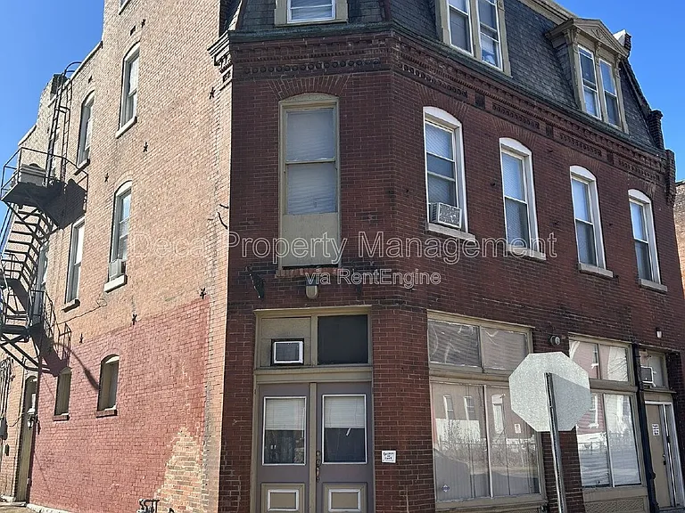 2700 Chippewa St #2E — Photo 2