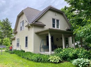 210 S Main St, Wapello, IA 52653