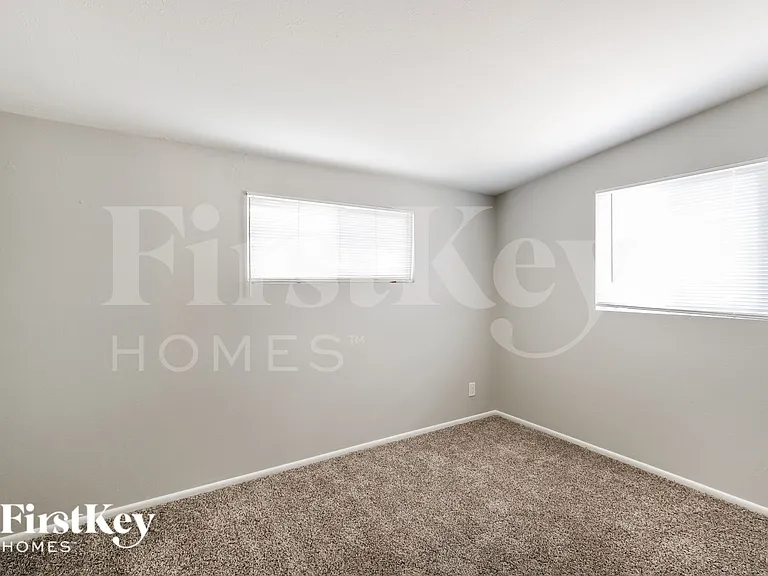 4144 E Almeria Rd — Photo 13