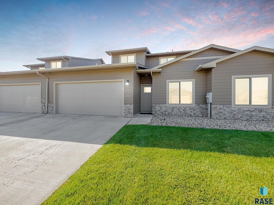 1st image of 2703 E Meadowside Pl