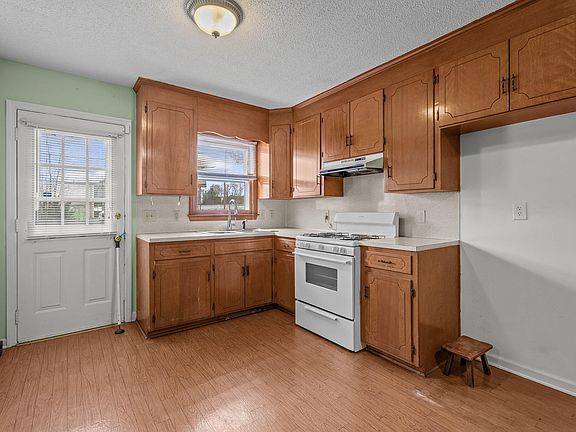 5th image of 1412 Carolina Ave