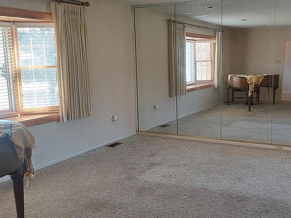 2nd image of 503 Balsam Rd