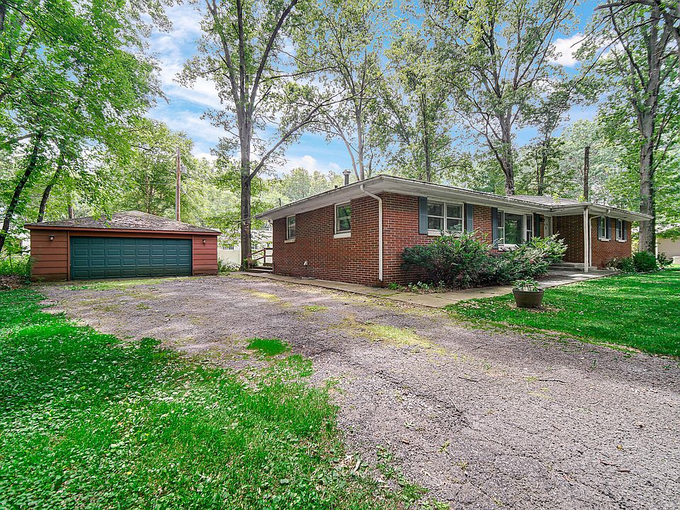 1st image of 2441 Iowa St