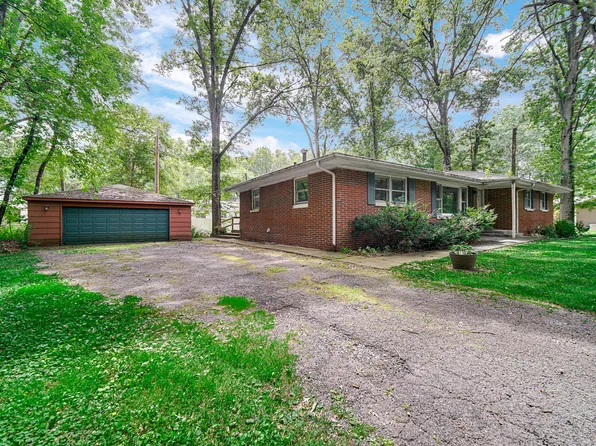 2441 Iowa St, Chesterton, IN 46304