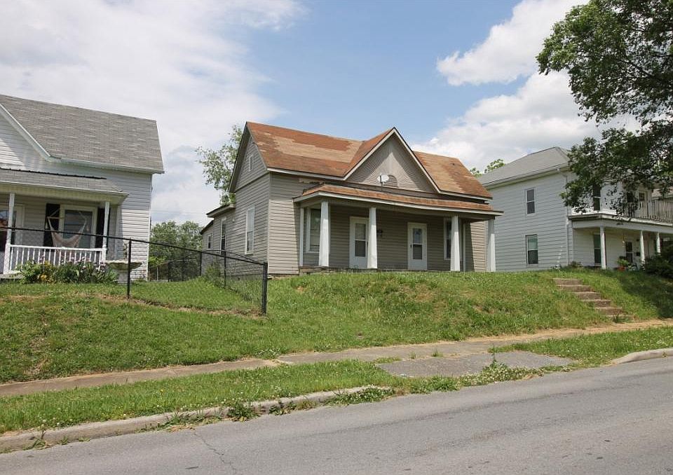 1st image of 826 Lamont St