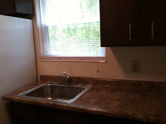 3rd image of 1530 Live Oak Dr APT 3B