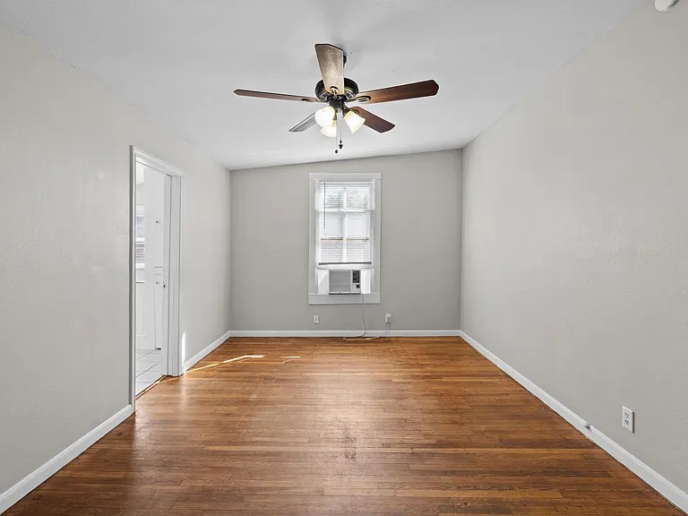 4020 Avenue O 1/2 #UP — Photo 6