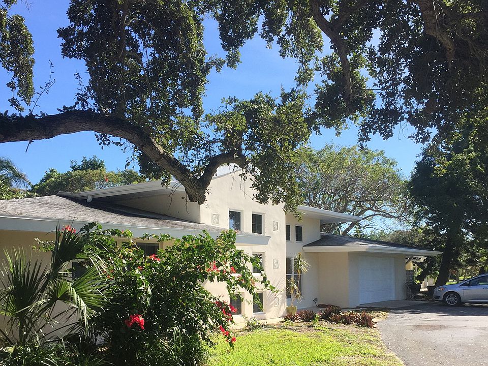 4504 Sunset, view from our Live Oak
