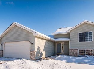 38165 Whistletree Ct, North Branch, MN 55056