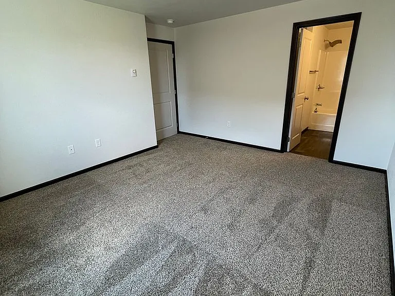 867 Tower Rd — Photo 12