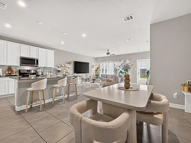 7211 Colwyn Bay Trl — Photo 9