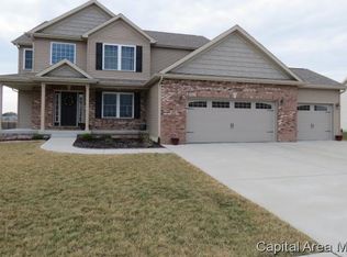 605 Racastle Rd, Chatham, IL 62629