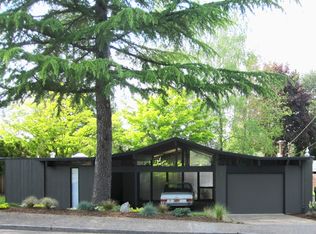8565 SW Cecilia Ter, Portland, OR 97223