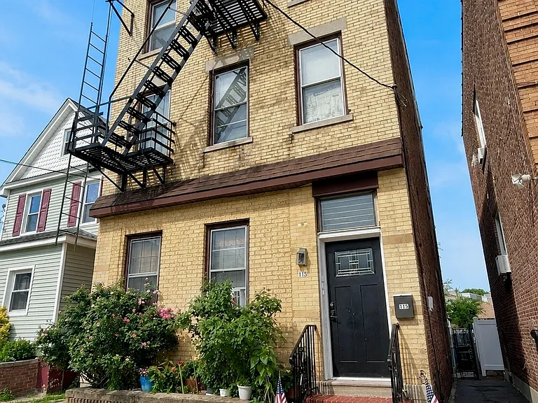 115 Columbus Pl #3 — Photo 1