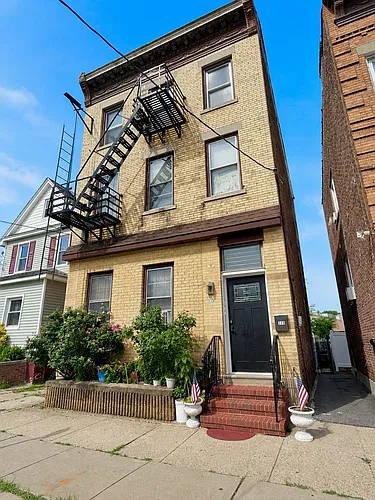 115 Columbus Pl #3 Photo 1
