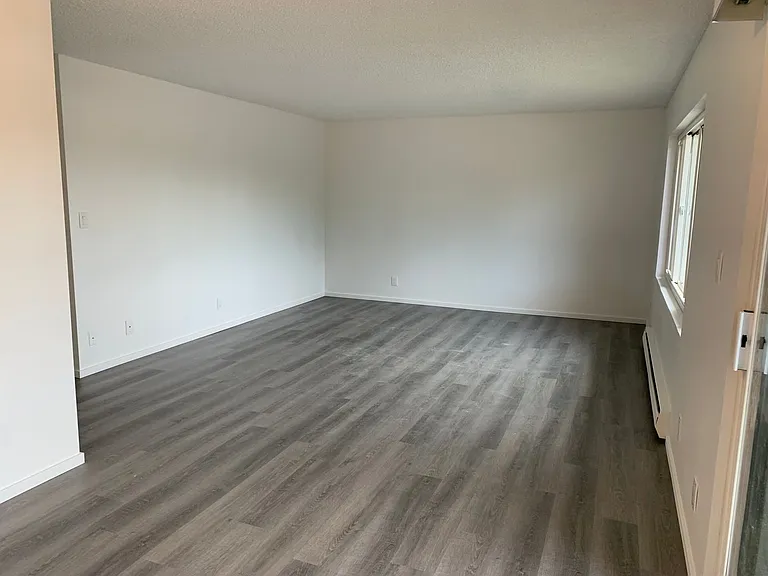 Hillcliff Apartments — Photo 5