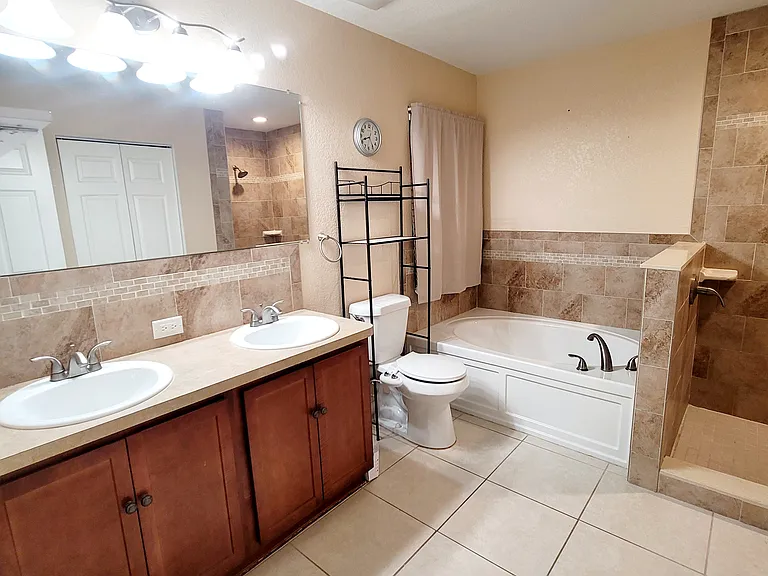 12115 Rockford St — Photo 12
