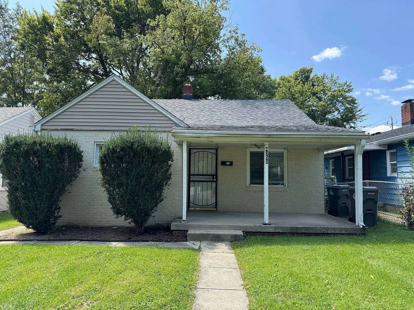 Fairgrounds 2 Bedrooms 1 Baths — Photo 1