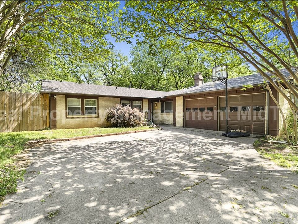 1st image of 2827 Blackwood Dr