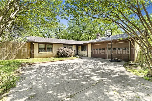 2827 Blackwood Dr Photo 1